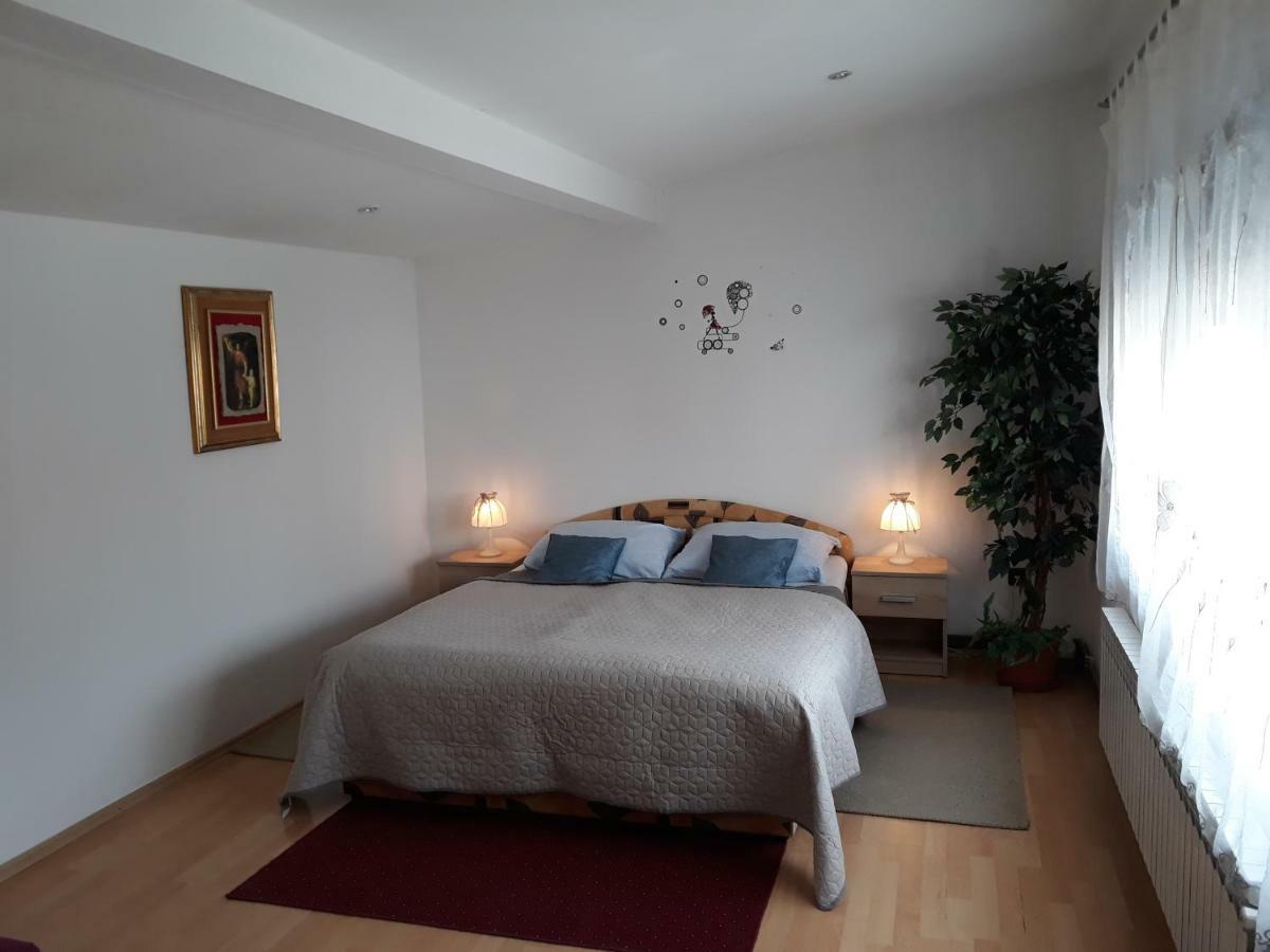 Apartmani Kristanic Карловац Экстерьер фото