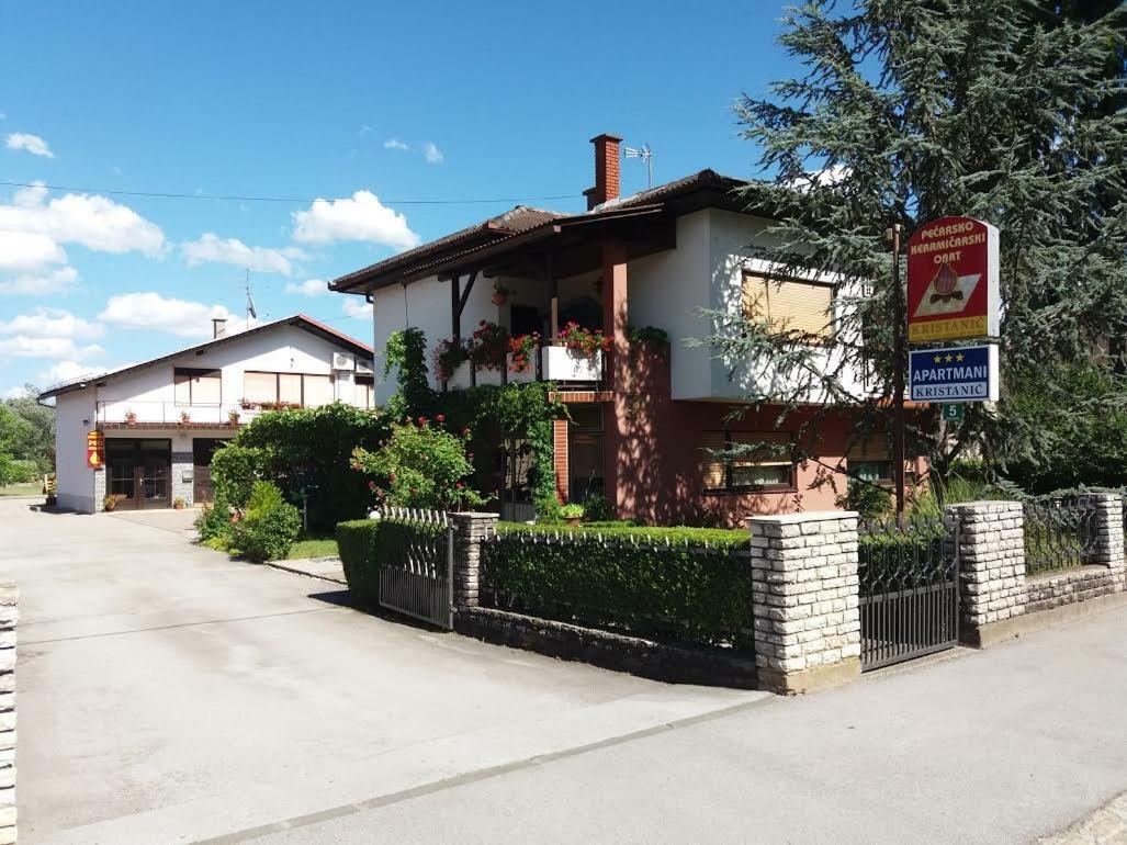 Apartmani Kristanic Карловац Экстерьер фото