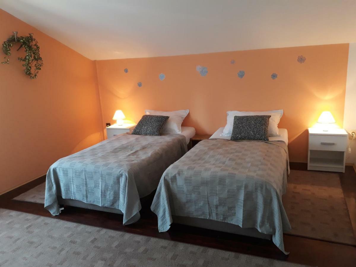 Apartmani Kristanic Карловац Экстерьер фото