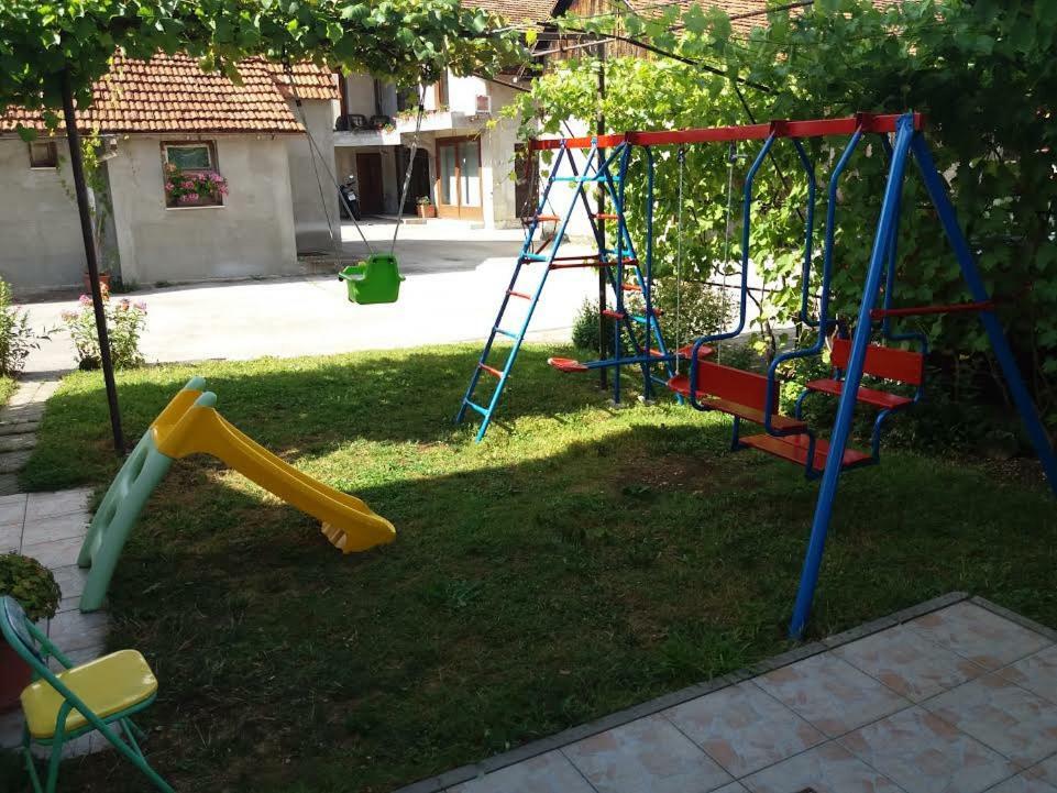 Apartmani Kristanic Карловац Экстерьер фото