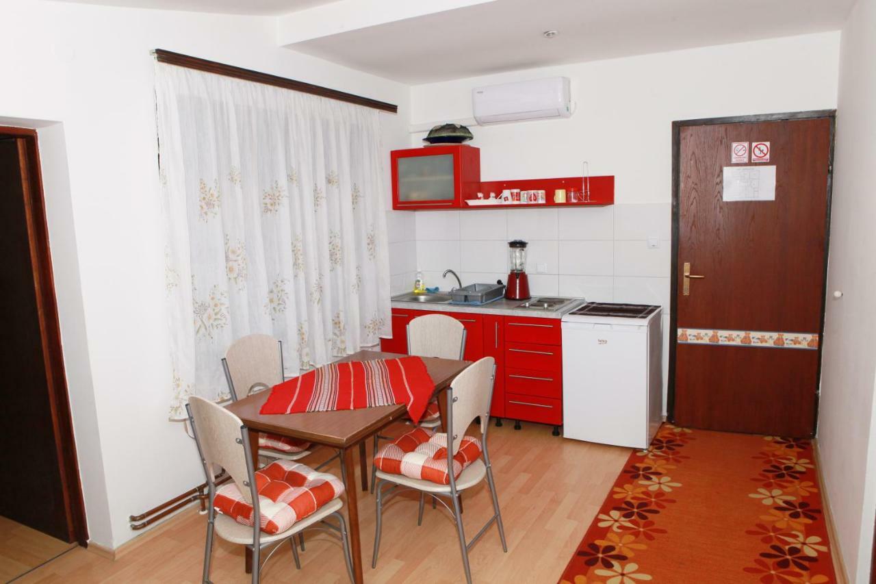 Apartmani Kristanic Карловац Экстерьер фото